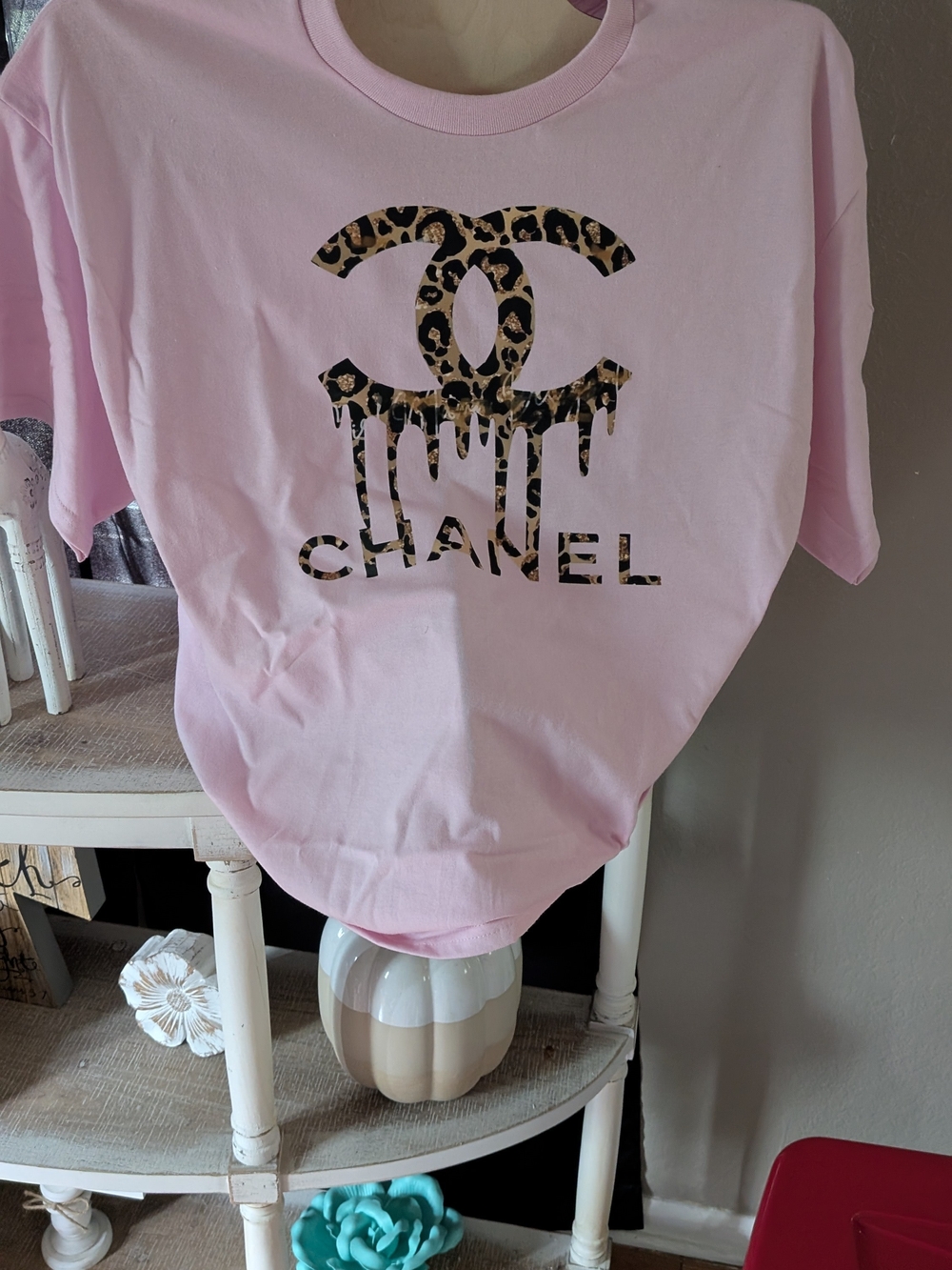 Gildan Pink Tee with Leopard Print Drip Logo - Picture 2 of 5